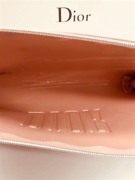 pochette dior offerte